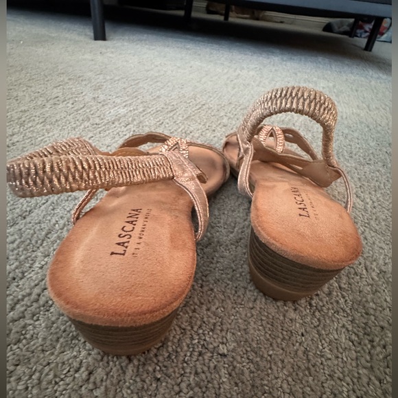 Lascana Women's Elegant Gold Sandals - Picture 5 of 8